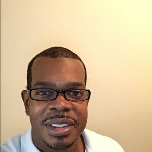 Meet your Posher, Dominique